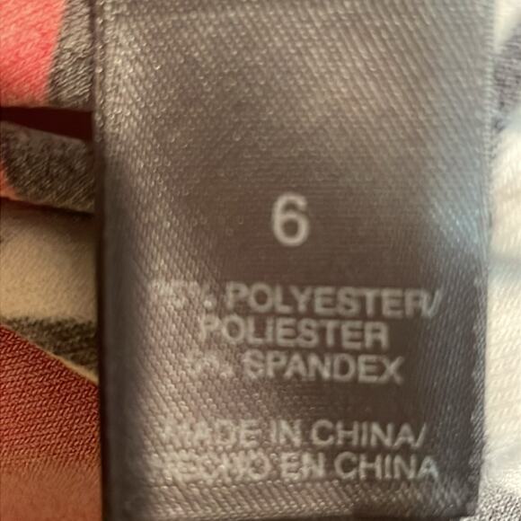 Bisou Bisou Abstract Print Dress. 6 - Picture 4 of 4